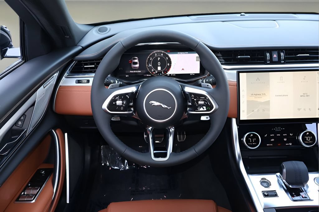 New 2024 Jaguar XF R-Dynamic SE AWD/4WD image 15