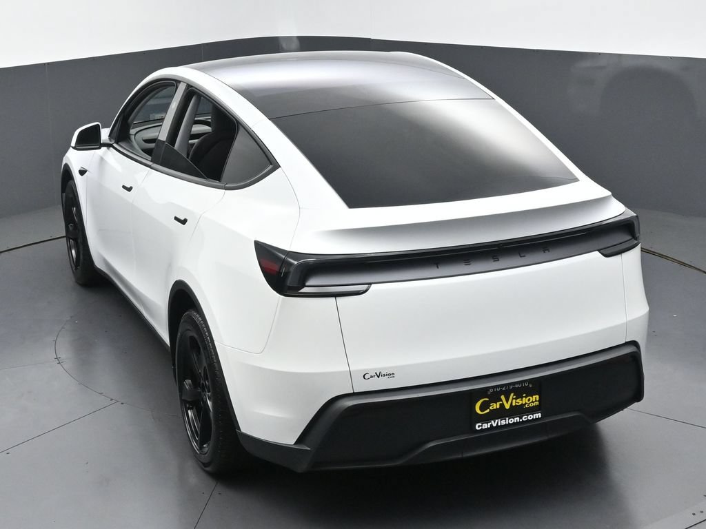 Used 2026 Tesla Model Y AWD image 37