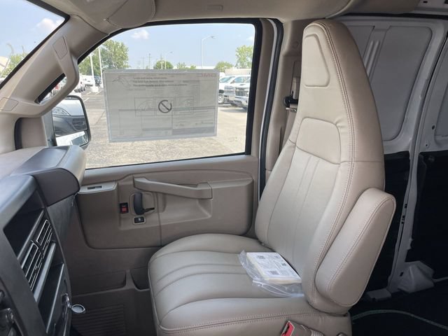 New 2025 GMC Savana 2500 Extended w/ Enhanced Convenience Package RWD image 17