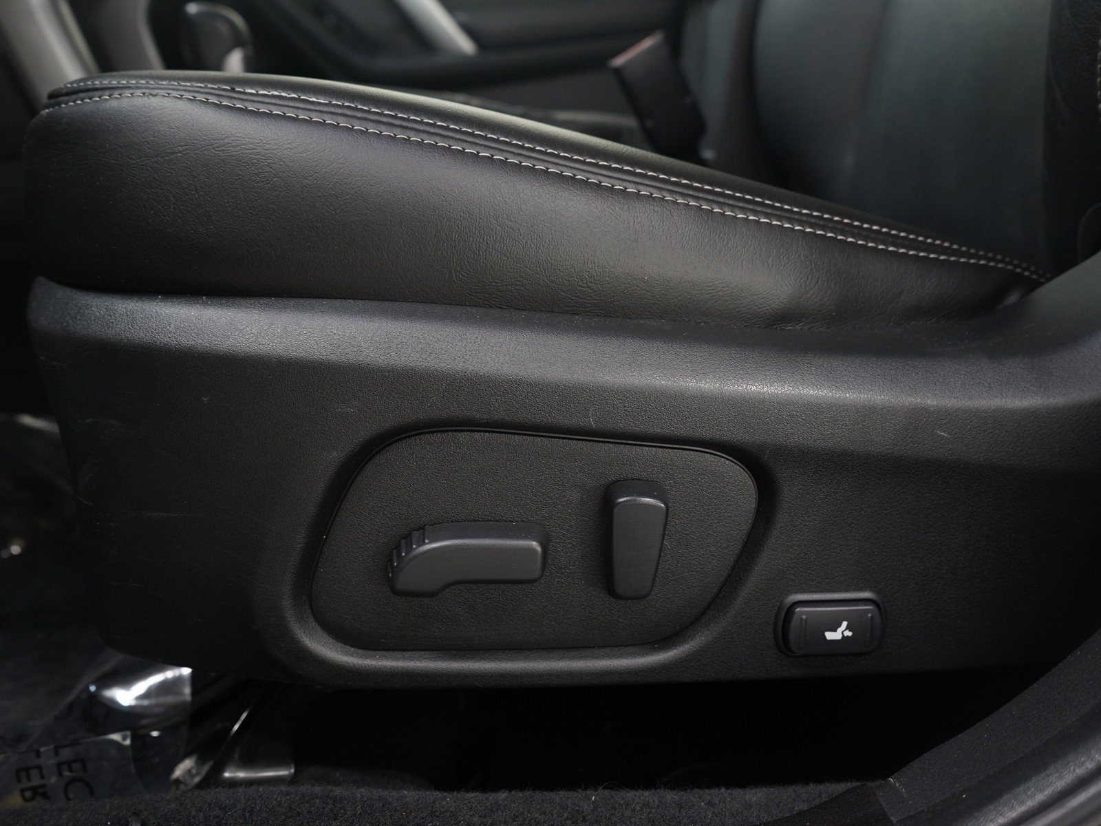 Used 2015 Subaru Forester 2.5i Limited image 24