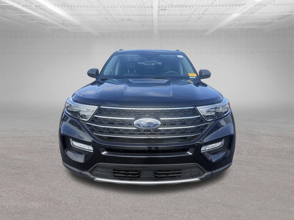 Used 2024 Ford Explorer XLT w/ Equipment Group 202A AWD/4WD image 13