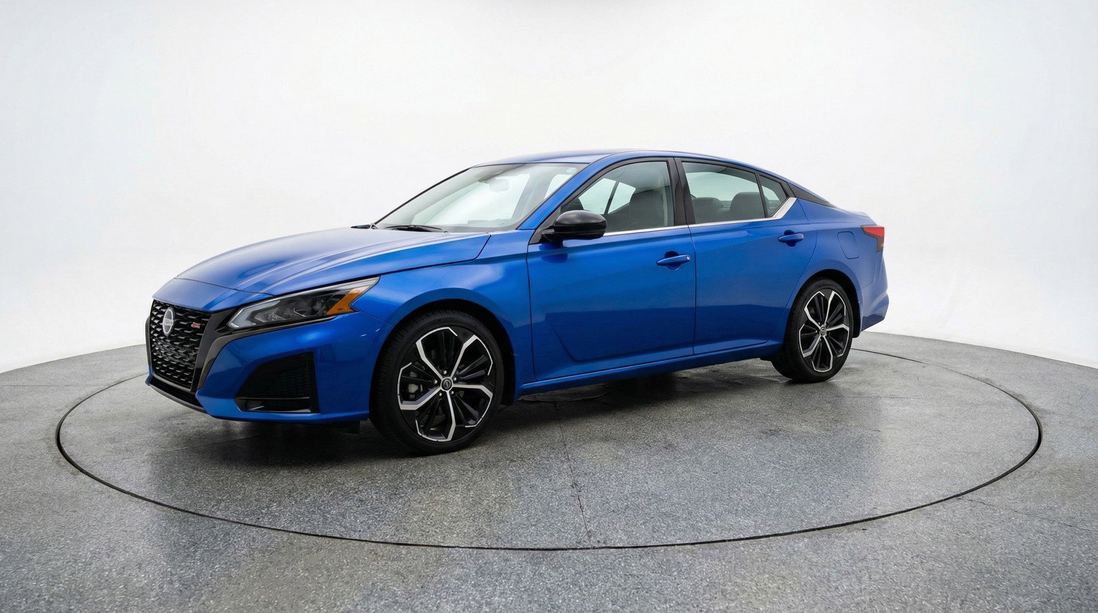 Used 2025 Nissan Altima 2.5 SR image 3