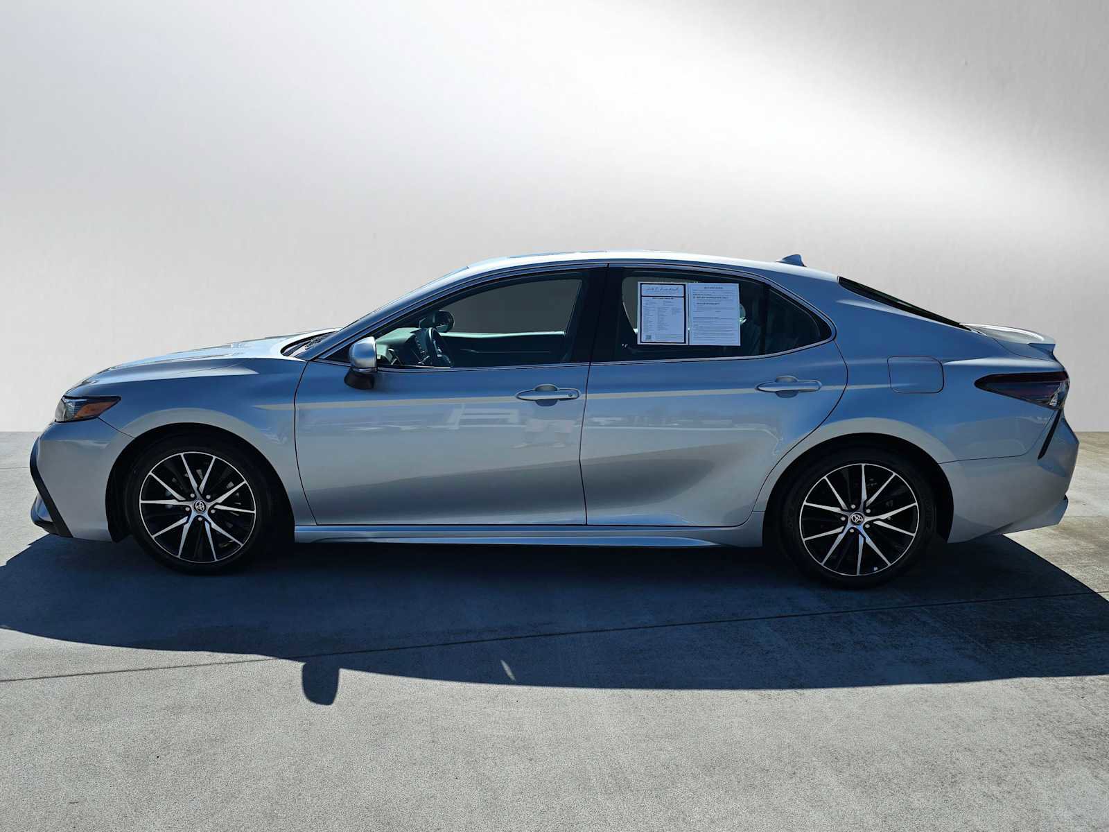 Certified 2022 Toyota Camry SE w/ Cold Weather Package image 6
