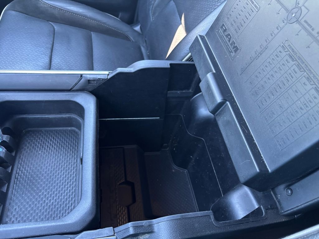 Used 2012 Dodge Grand Caravan SXT FWD image 10
