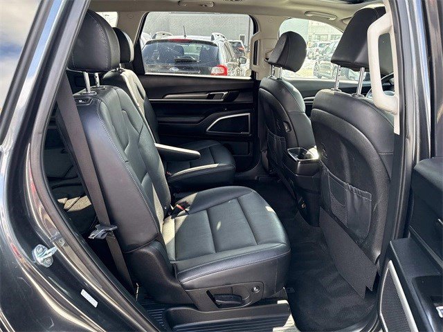 Used 2022 Kia Telluride S image 11