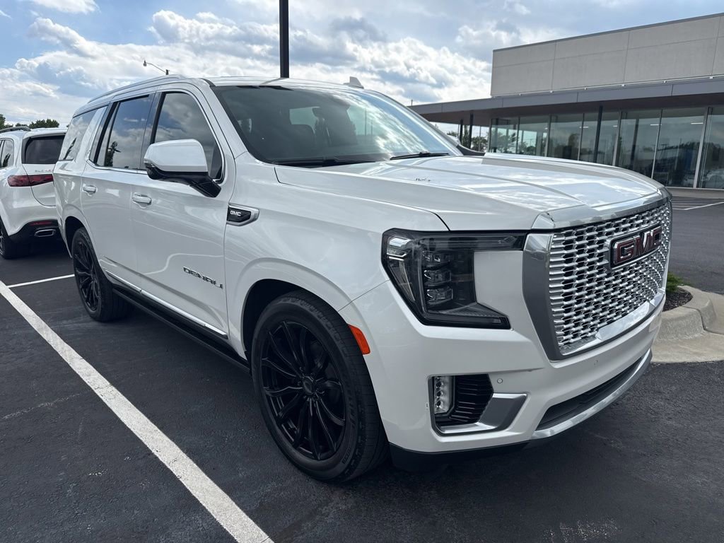 Used 2021 GMC Yukon Denali w/ Denali Ultimate Package AWD/4WD image 3