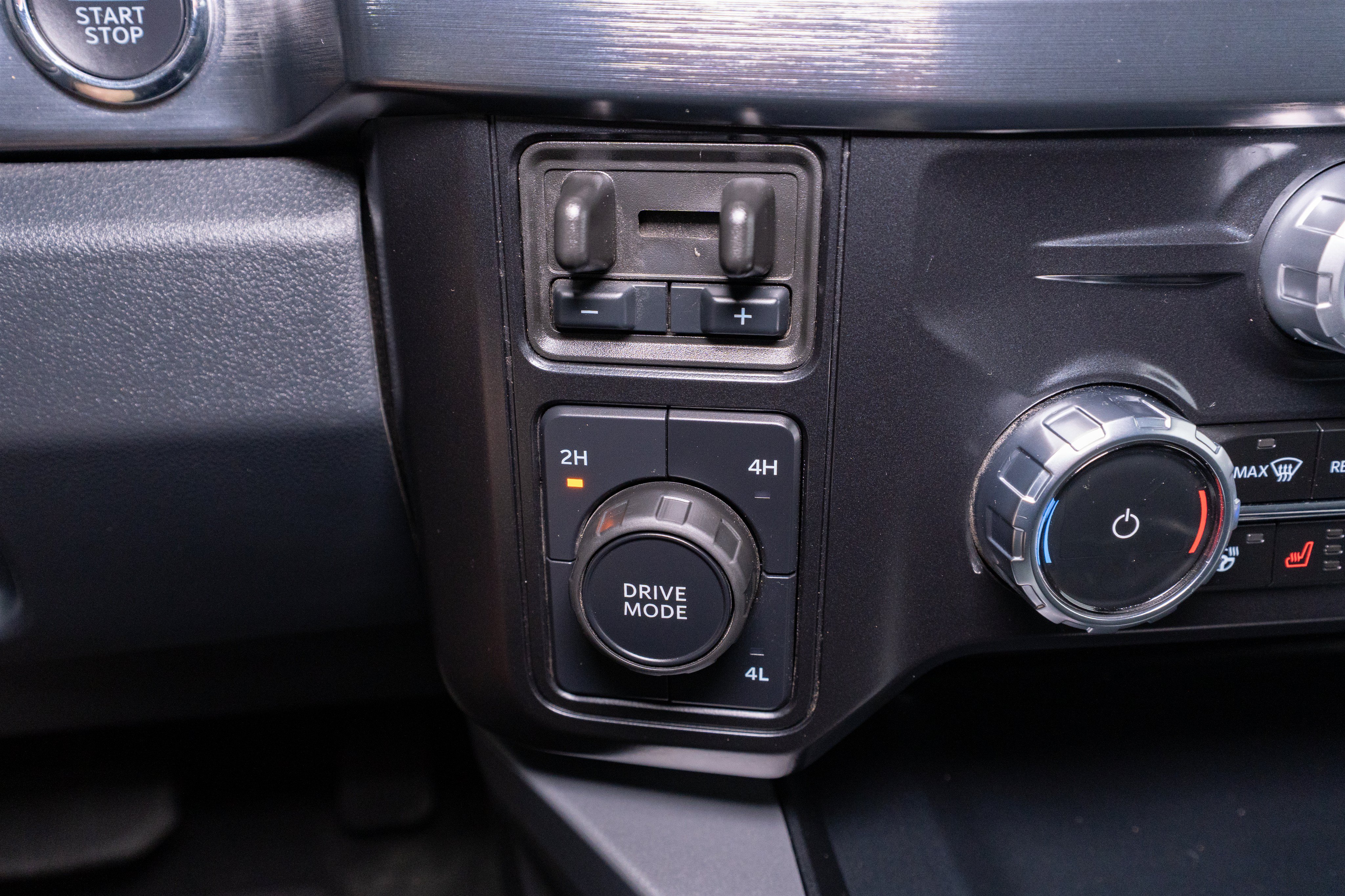 Used 2025 Ford F250 Lariat AWD/4WD image 26