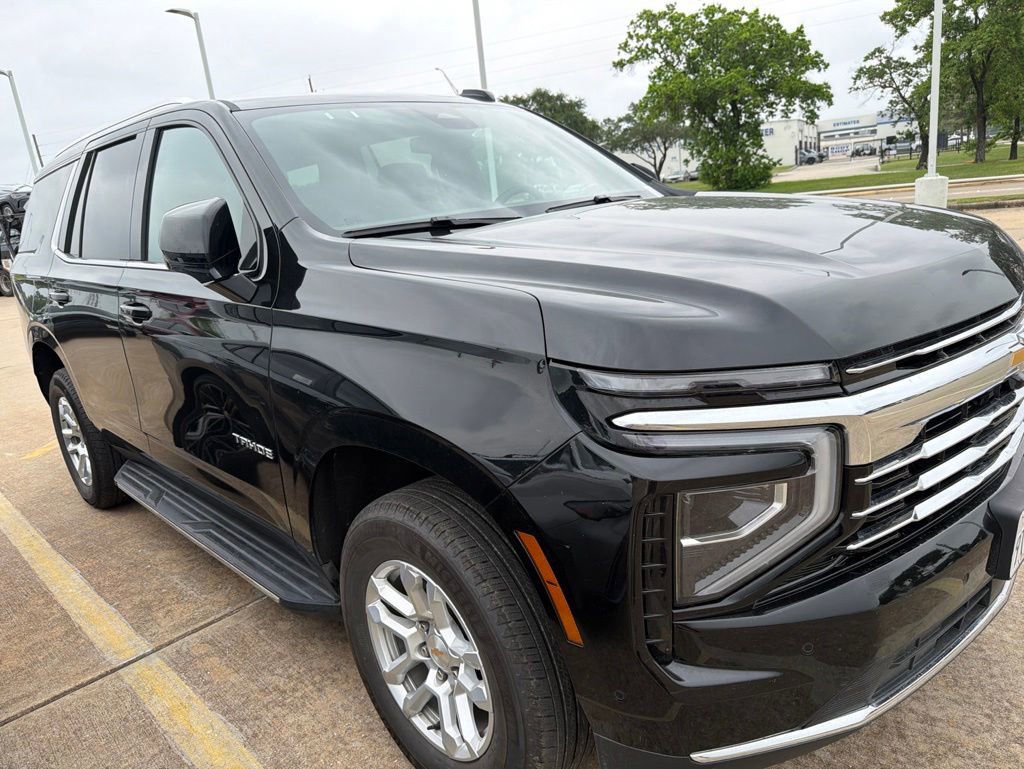 Used 2025 Chevrolet Tahoe LT AWD/4WD image 6