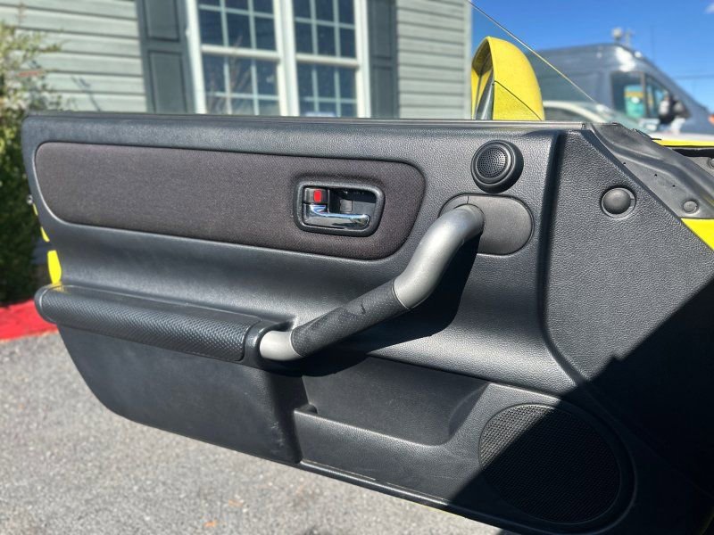 Used 2001 Toyota MR2 image 8