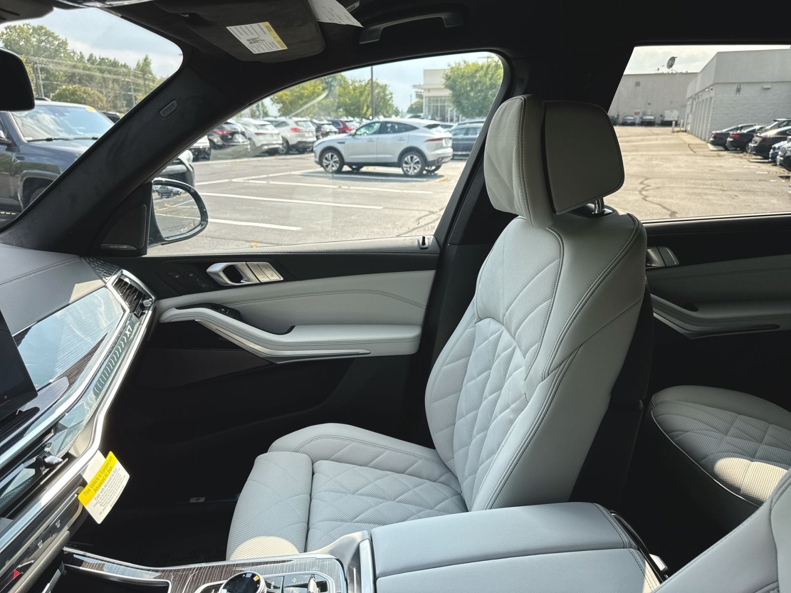 Used 2027 BMW X7 xDrive40i w/ Executive Package AWD/4WD image 2