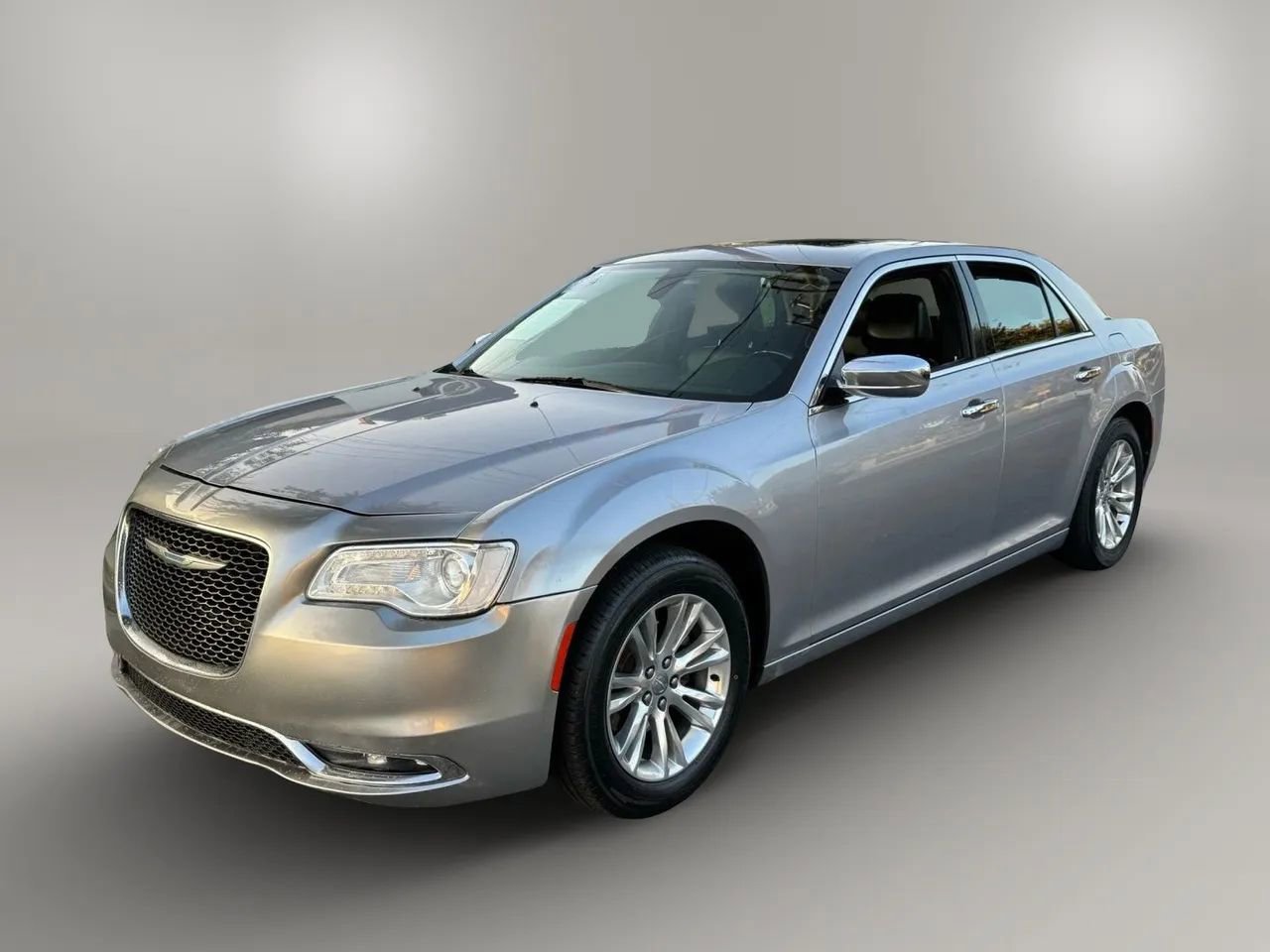 Used 2017 Chrysler 300 C RWD image 7