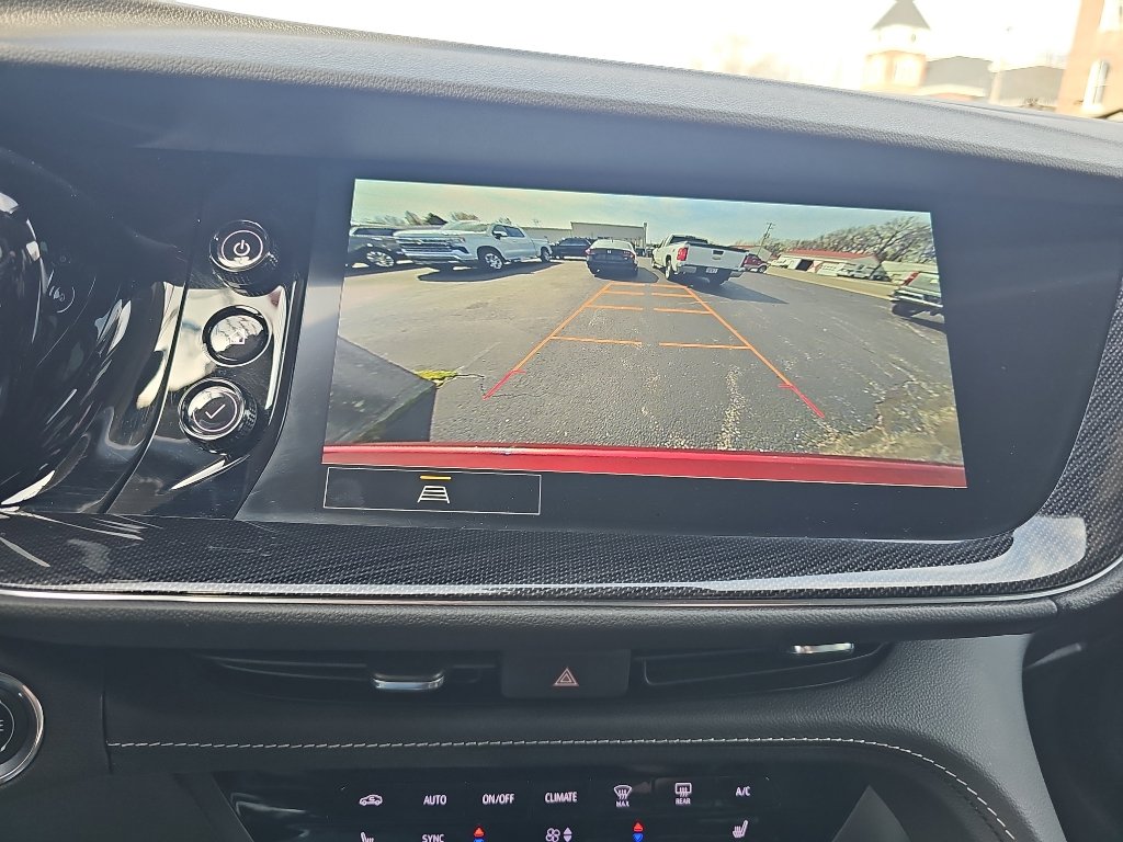 Used 2023 Buick Envision Essence image 18