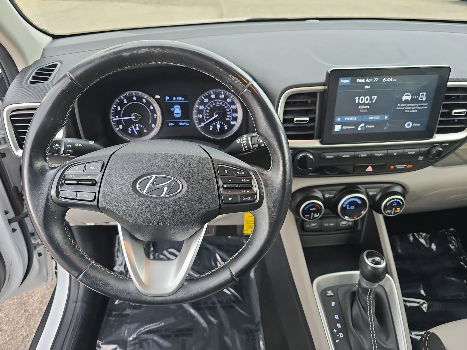 Used 2022 Hyundai Venue SEL w/ Cargo Package FWD image 18