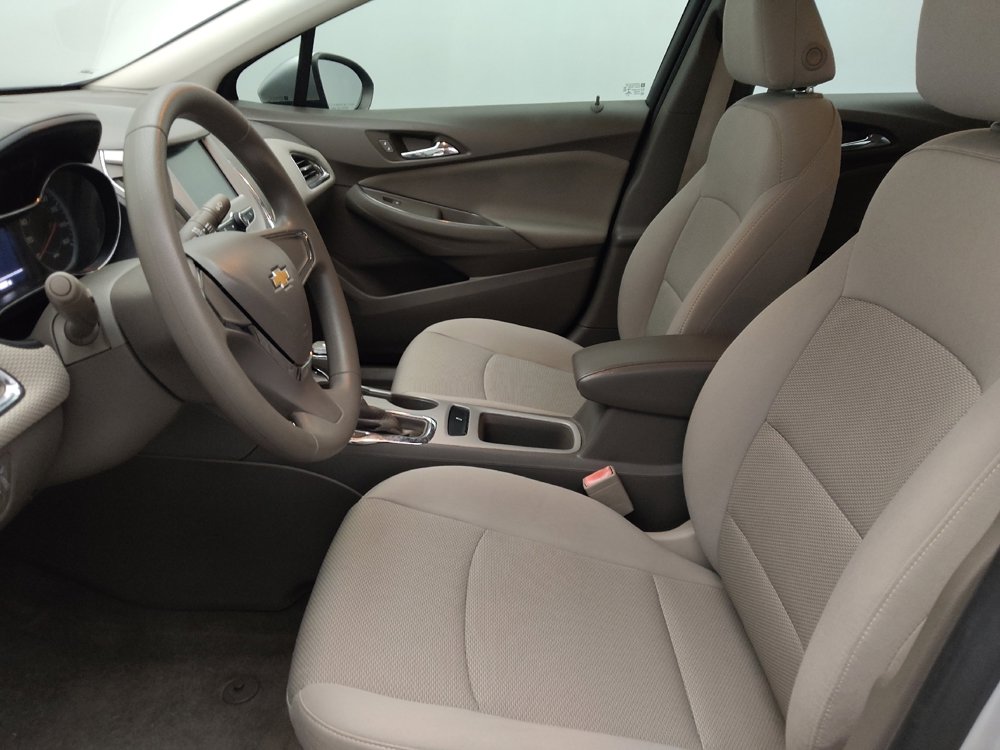 Used 2017 Chevrolet Cruze LS FWD image 17