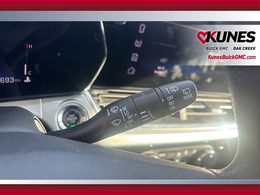 Used 2025 Chevrolet Trax LT image 14