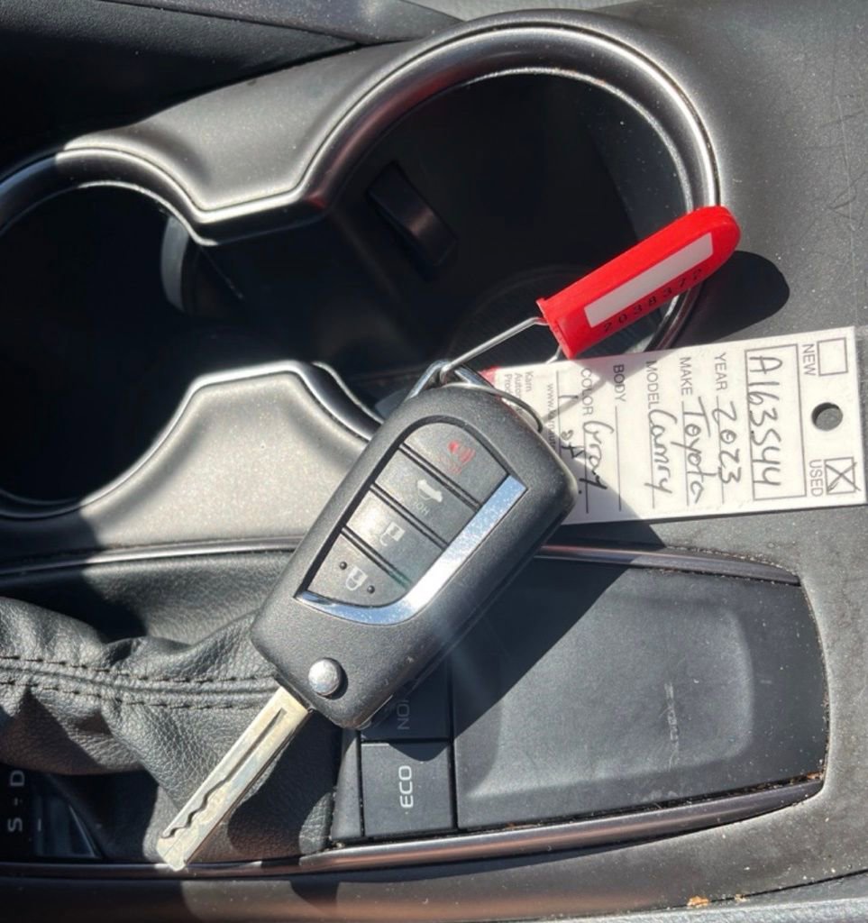 Used 2023 Toyota Camry SE image 16