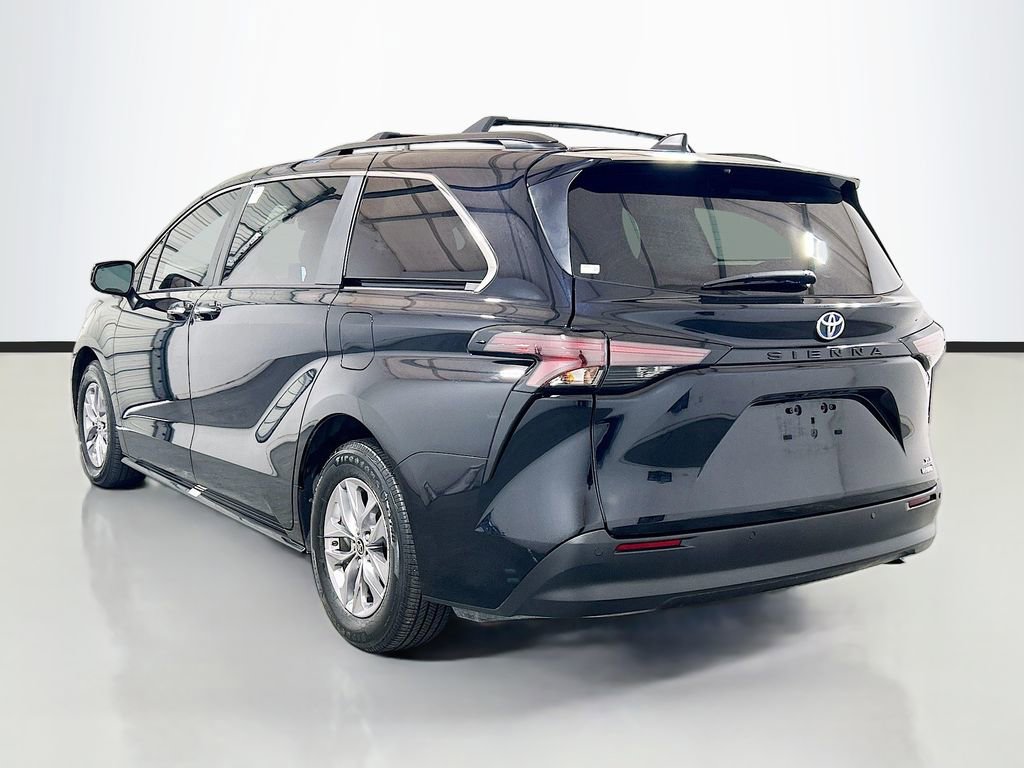 Used 2023 Toyota Sienna XLE w/ XLE Plus Package FWD image 6