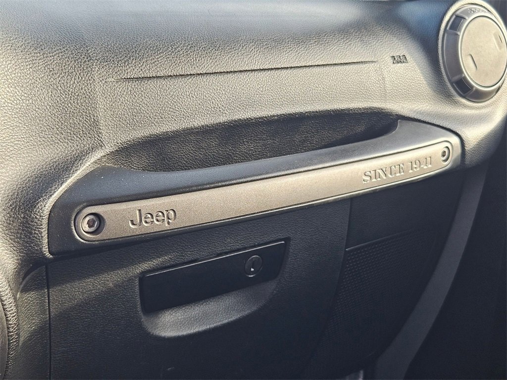 Used 2016 Jeep Wrangler Unlimited Sport image 30