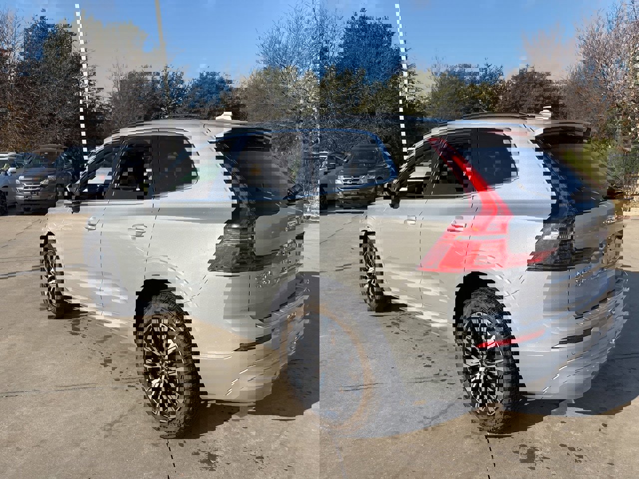 Certified 2023 Volvo XC60 B5 Core image 7