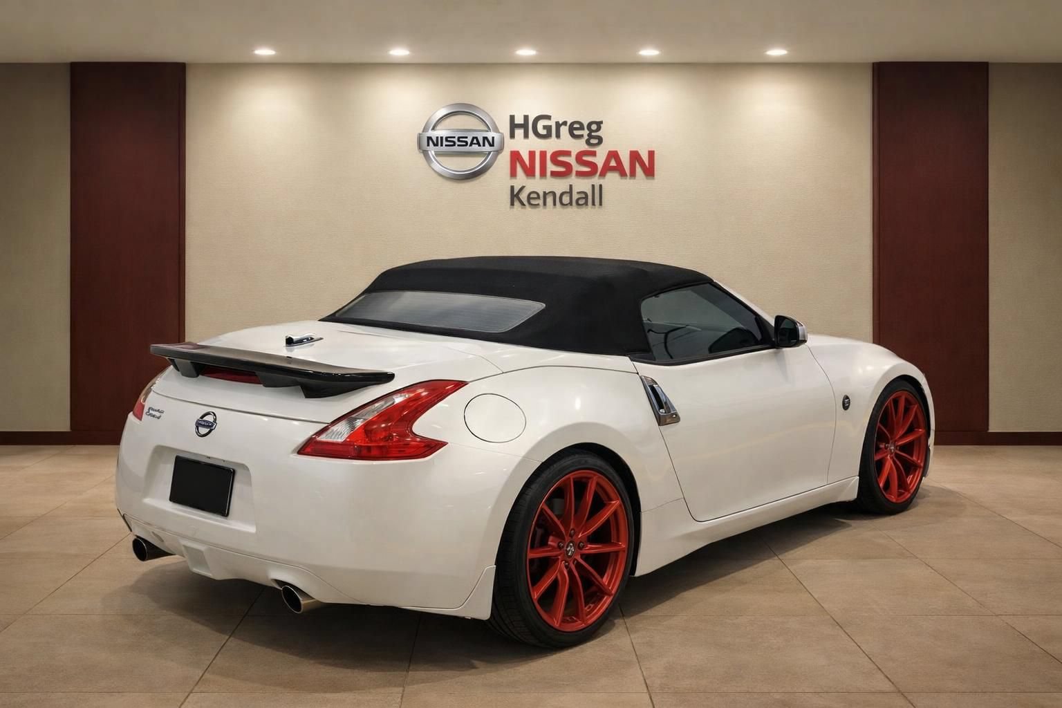 Used 2016 Nissan 370Z Touring RWD image 2