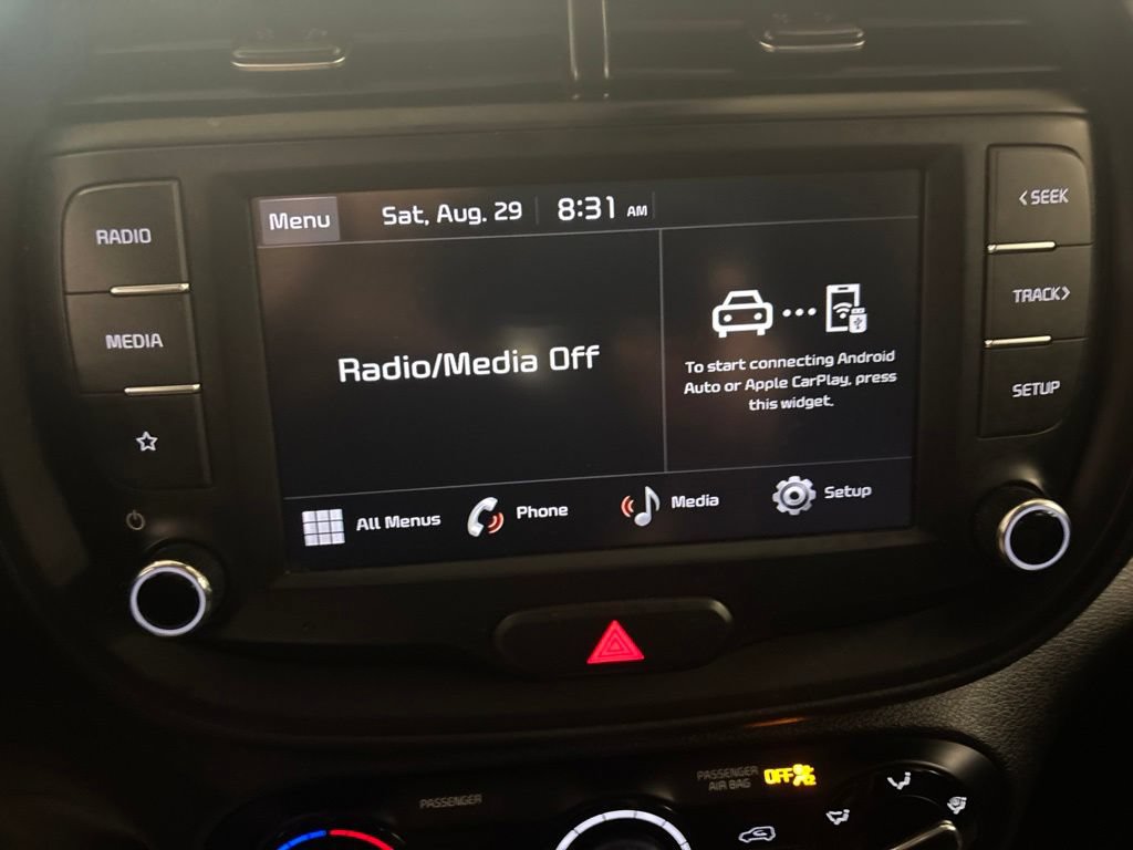 Used 2023 Kia Soul LX w/ LX Technology Package FWD image 13
