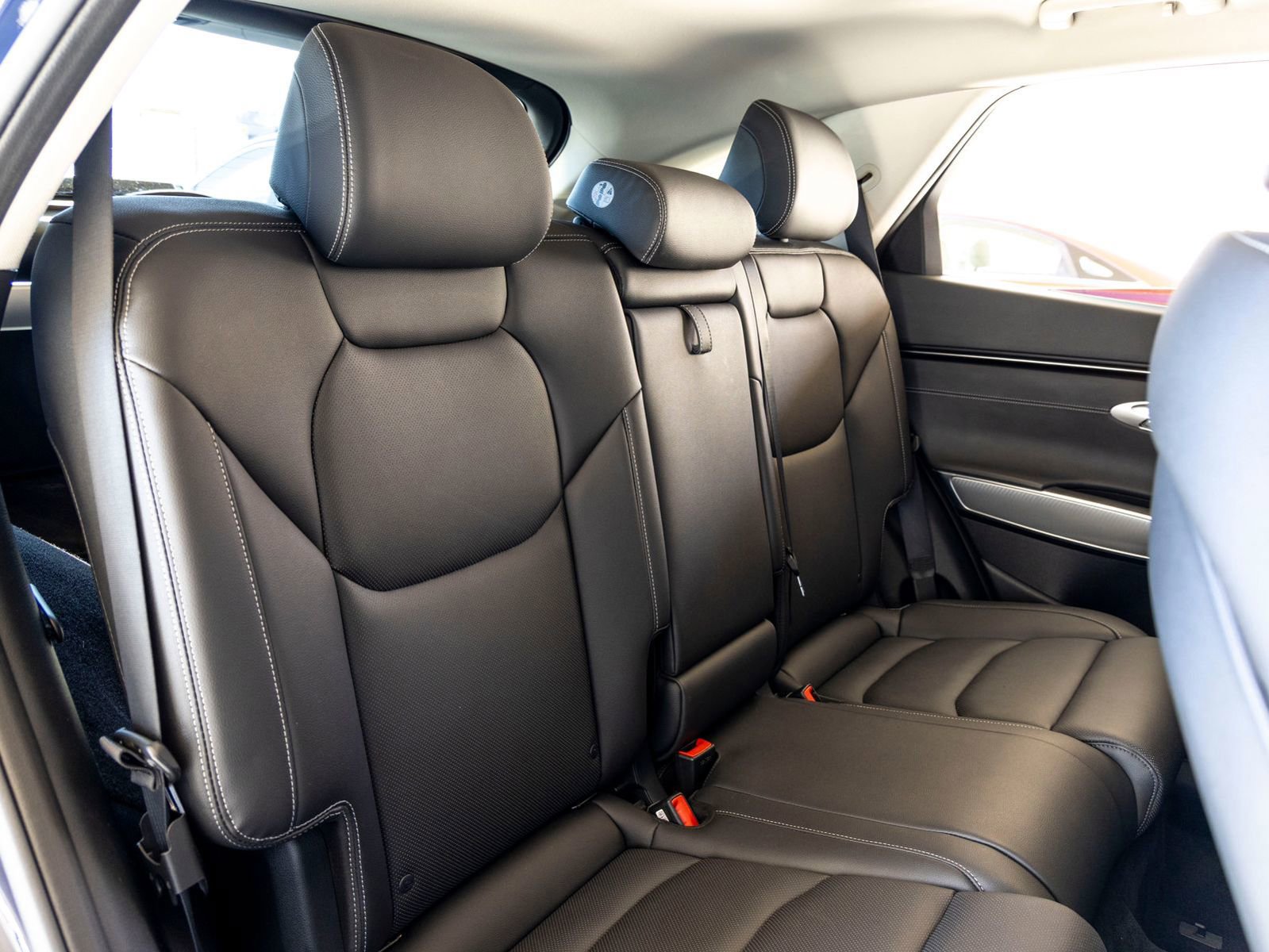 Used 2023 Genesis GV70 2.5T w/ Select Package AWD/4WD image 24