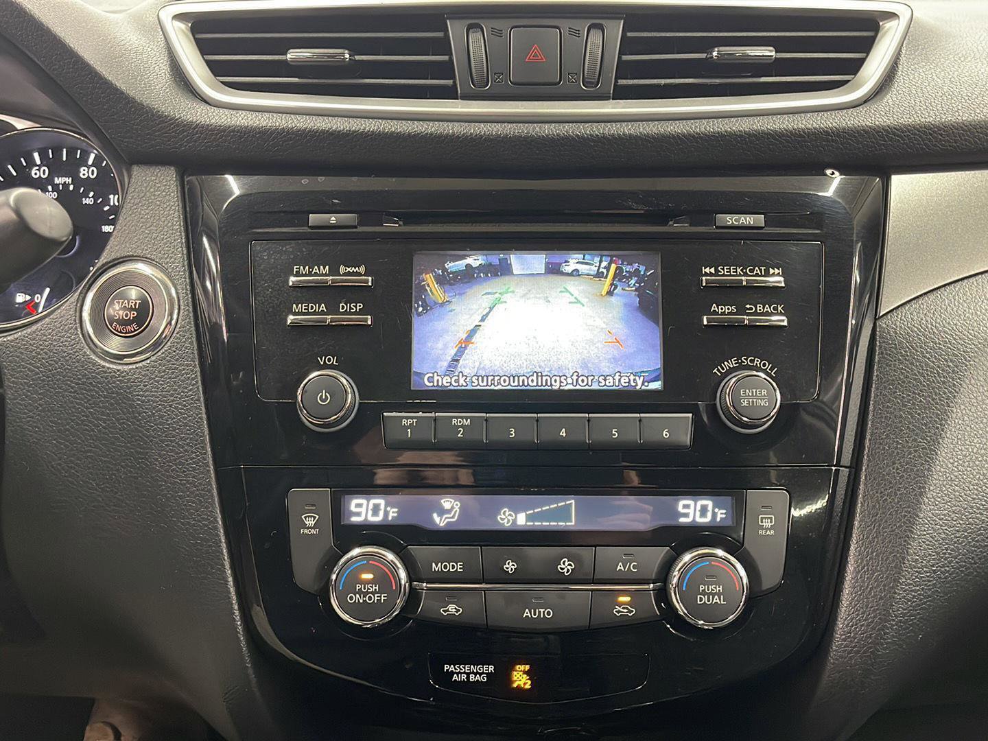 Used 2016 Nissan Rogue SV image 18