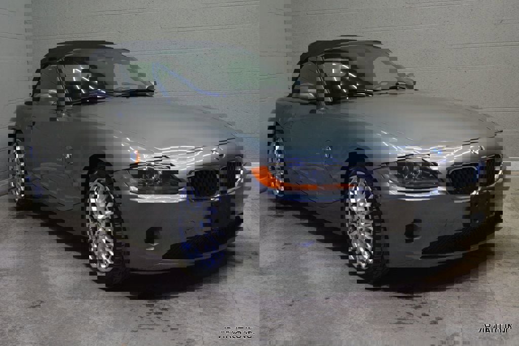 Used 2004 BMW Z4 2.5i image 1