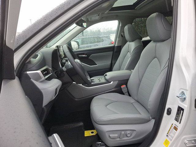 Certified 2026 Toyota Highlander XLE image 13