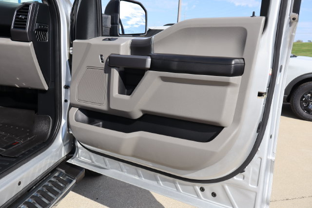 Used 2019 Ford F150 XLT w/ Equipment Group 302A Luxury AWD/4WD image 37