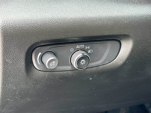 Used 2022 Chevrolet Traverse LS FWD image 10