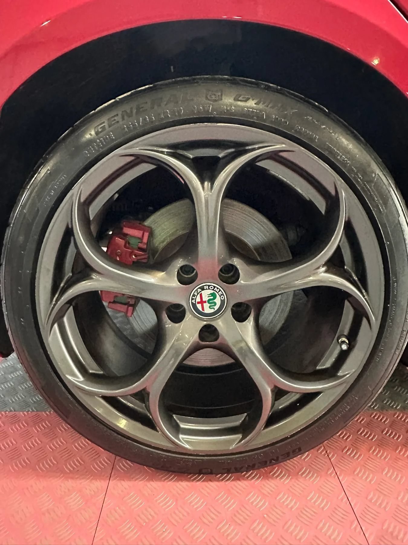 Used 2018 Alfa Romeo Giulia Ti Sport w/ Quick Order Package 22U Sport RWD image 46