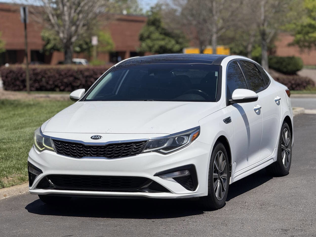 Used 2019 Kia Optima LX w/ LX Premium Package image 2