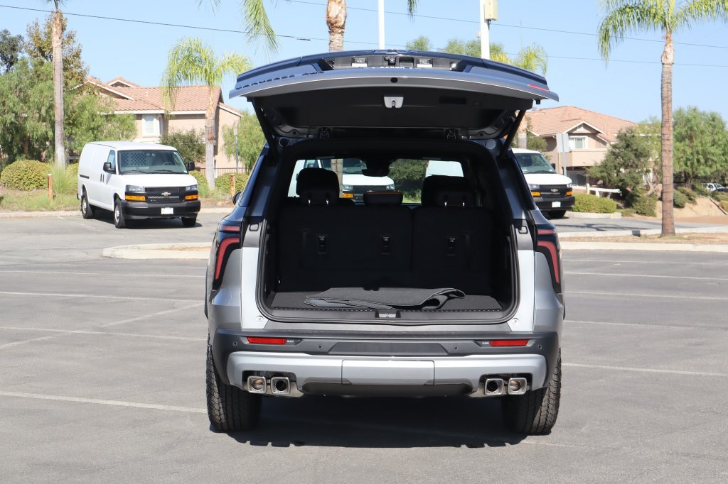 New 2027 Chevrolet Traverse Z71 w/ Enhanced Driving Package AWD/4WD image 34