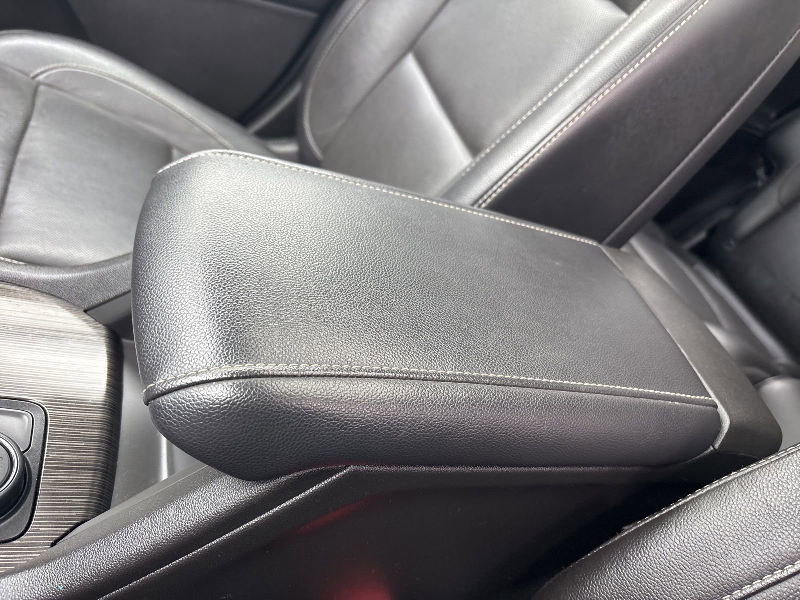 Used 2017 GMC Acadia SLT image 30