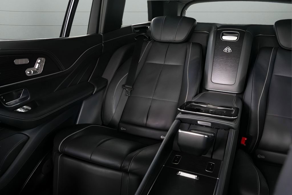 Used 2023 Mercedes-Benz Maybach GLS 600 4MATIC image 41
