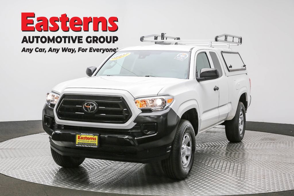 Used 2022 Toyota Tacoma SR image 1