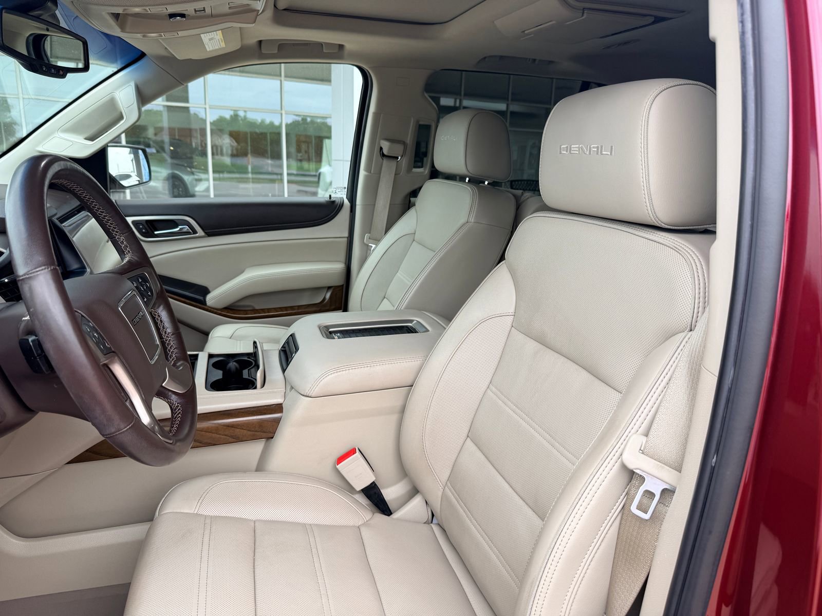 Used 2019 GMC Yukon Denali w/ Denali Ultimate Package AWD/4WD image 14