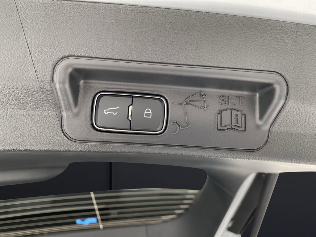 New 2026 Ford Explorer ST-Line w/ ST-Line Street Pack image 18