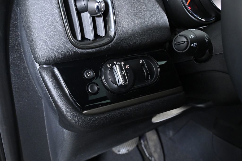 Used 2019 MINI Cooper Countryman S w/ Premium Package image 18