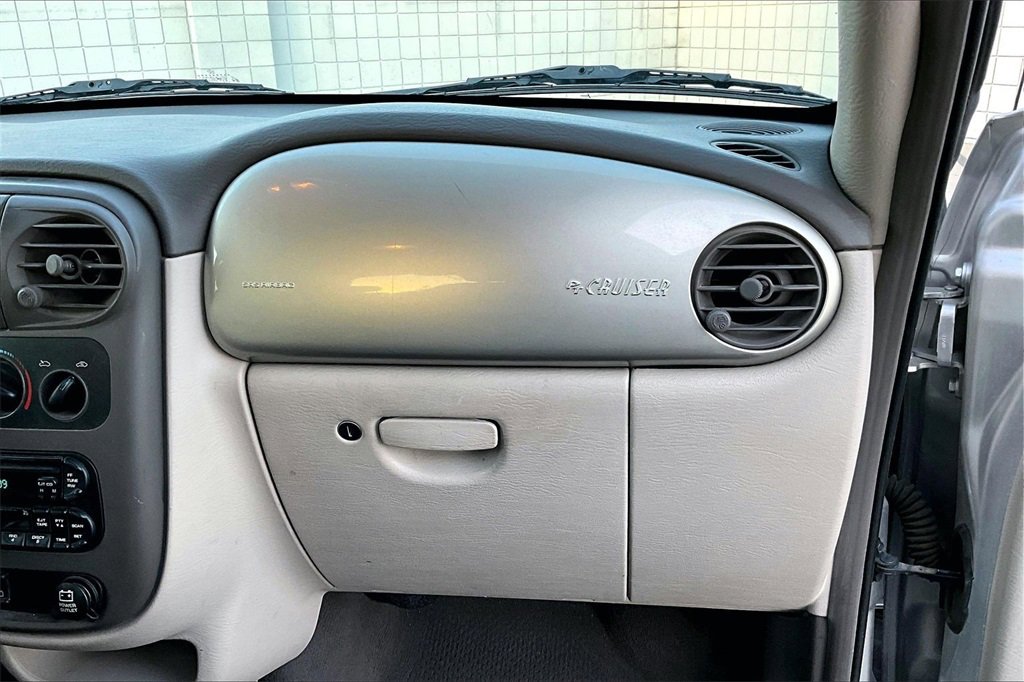 Used 2002 Chrysler PT Cruiser Limited image 16