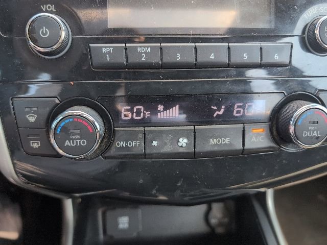 Used 2015 Nissan Altima 2.5 SV w/ Convenience Package image 23