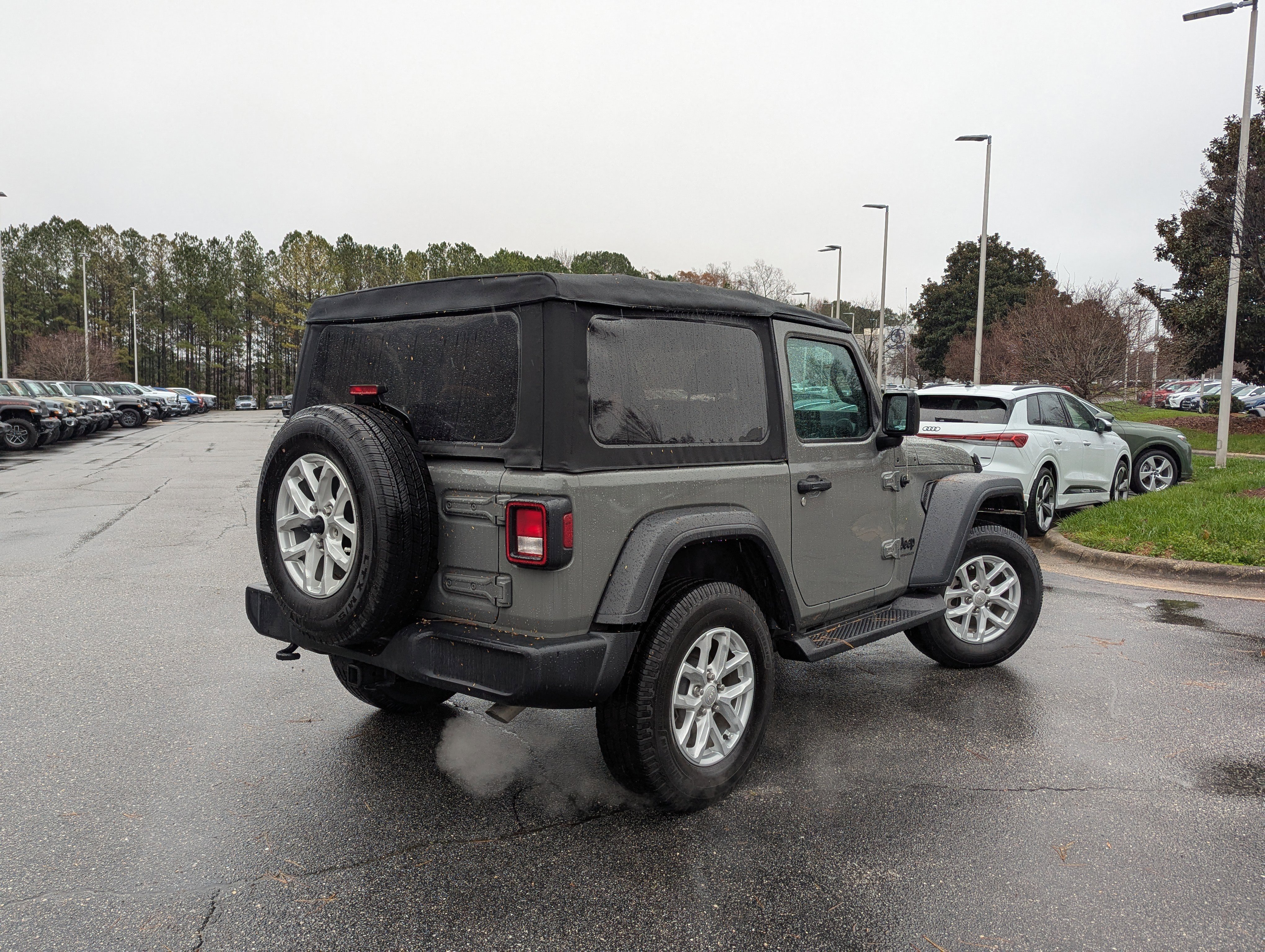 Used 2023 Jeep Wrangler Sport S image 5
