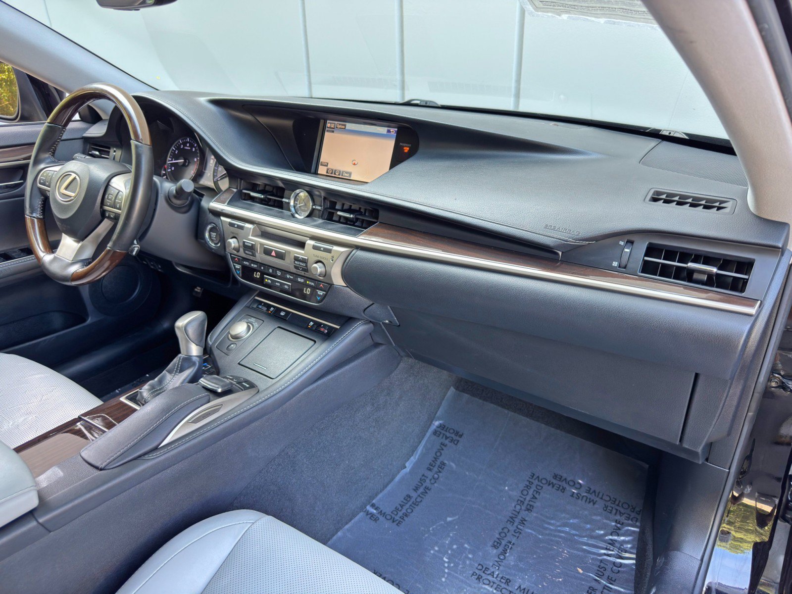 Used 2016 Lexus ES 350 w/ Luxury Package w/Wood Trim FWD image 14