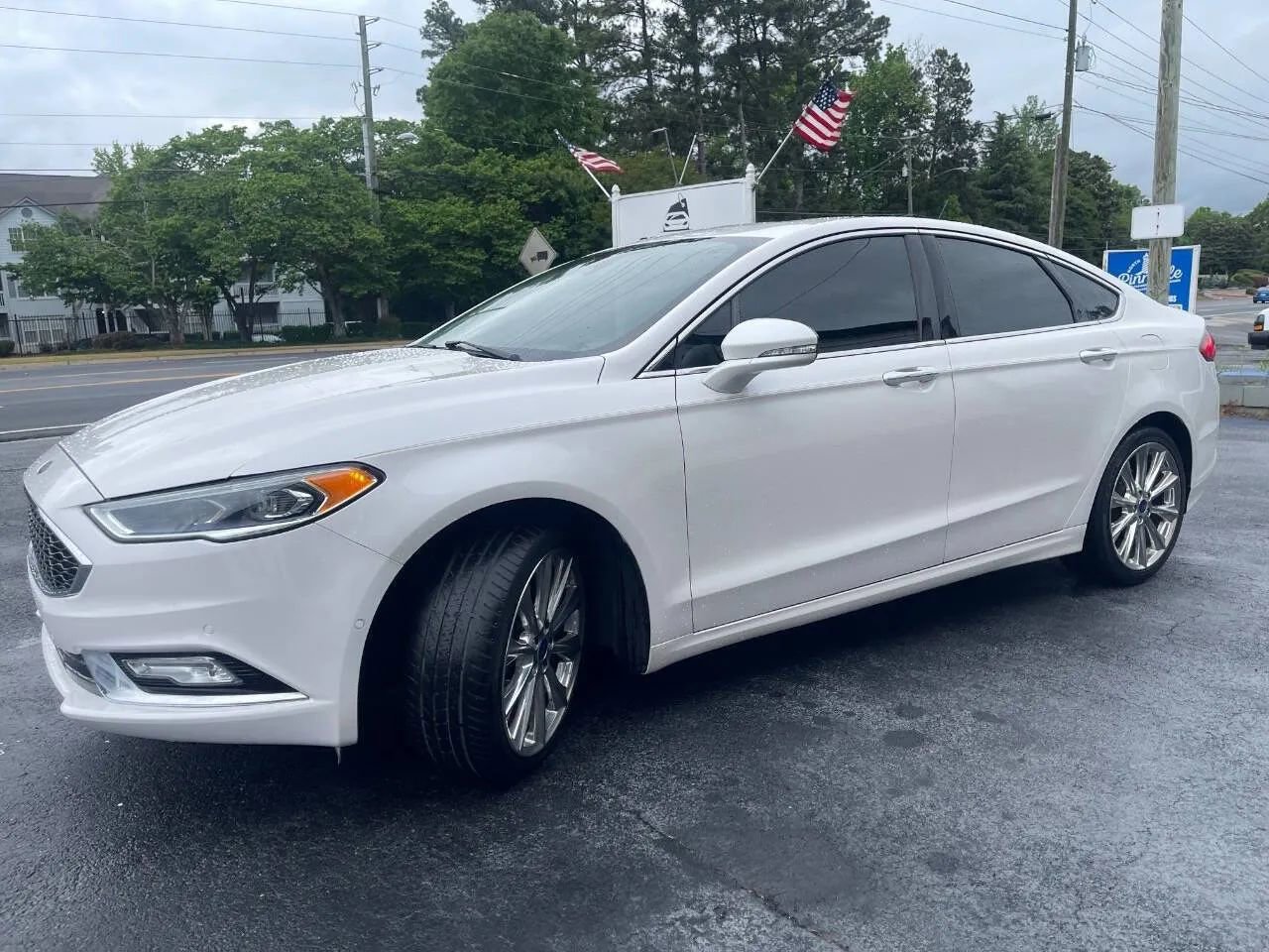 Used 2017 Ford Fusion Platinum FWD image 4
