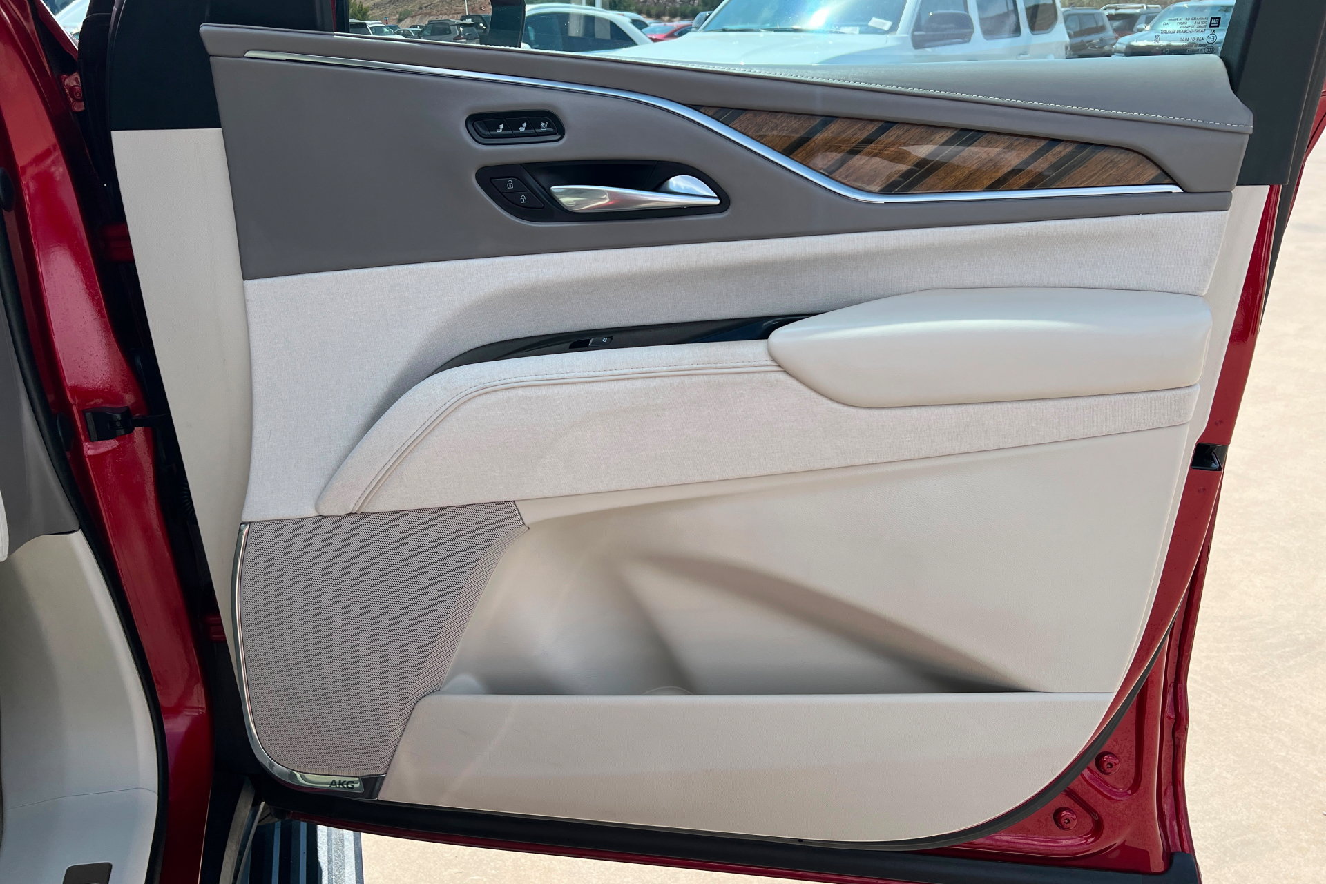Used 2022 Cadillac Escalade Sport Platinum AWD/4WD image 25