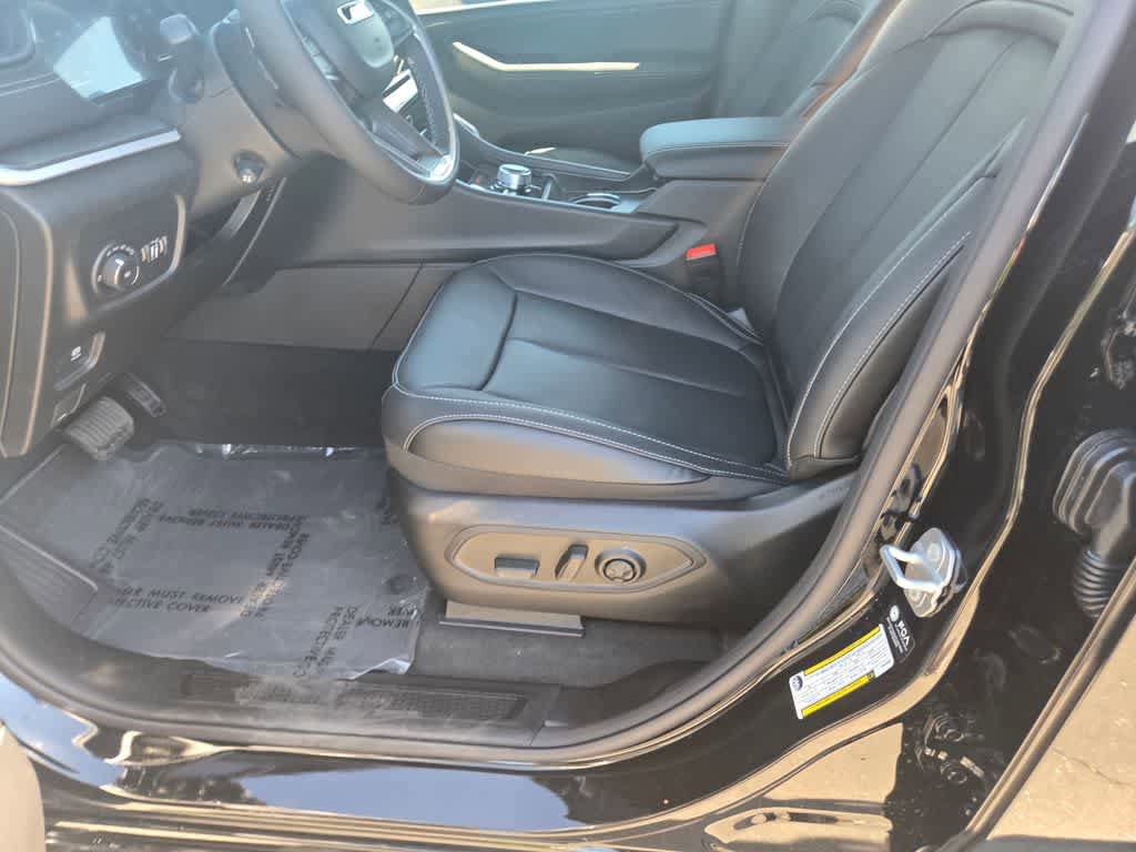 New 2026 Jeep Grand Cherokee L Limited AWD/4WD image 18