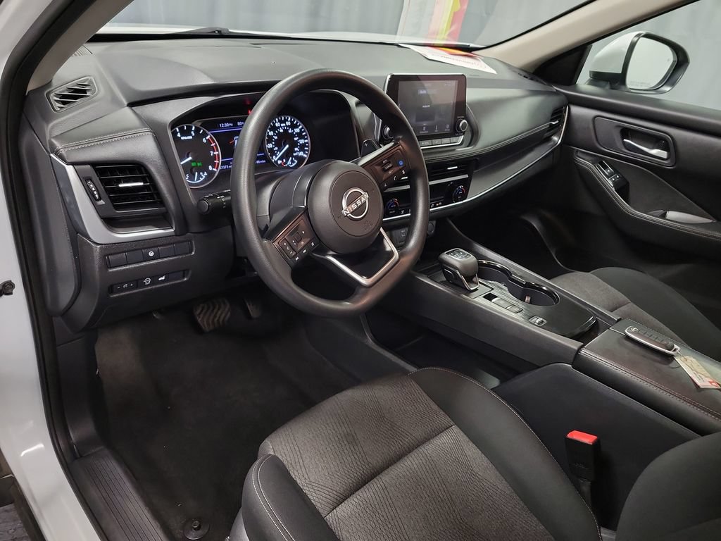Used 2024 Nissan Rogue SV FWD image 14
