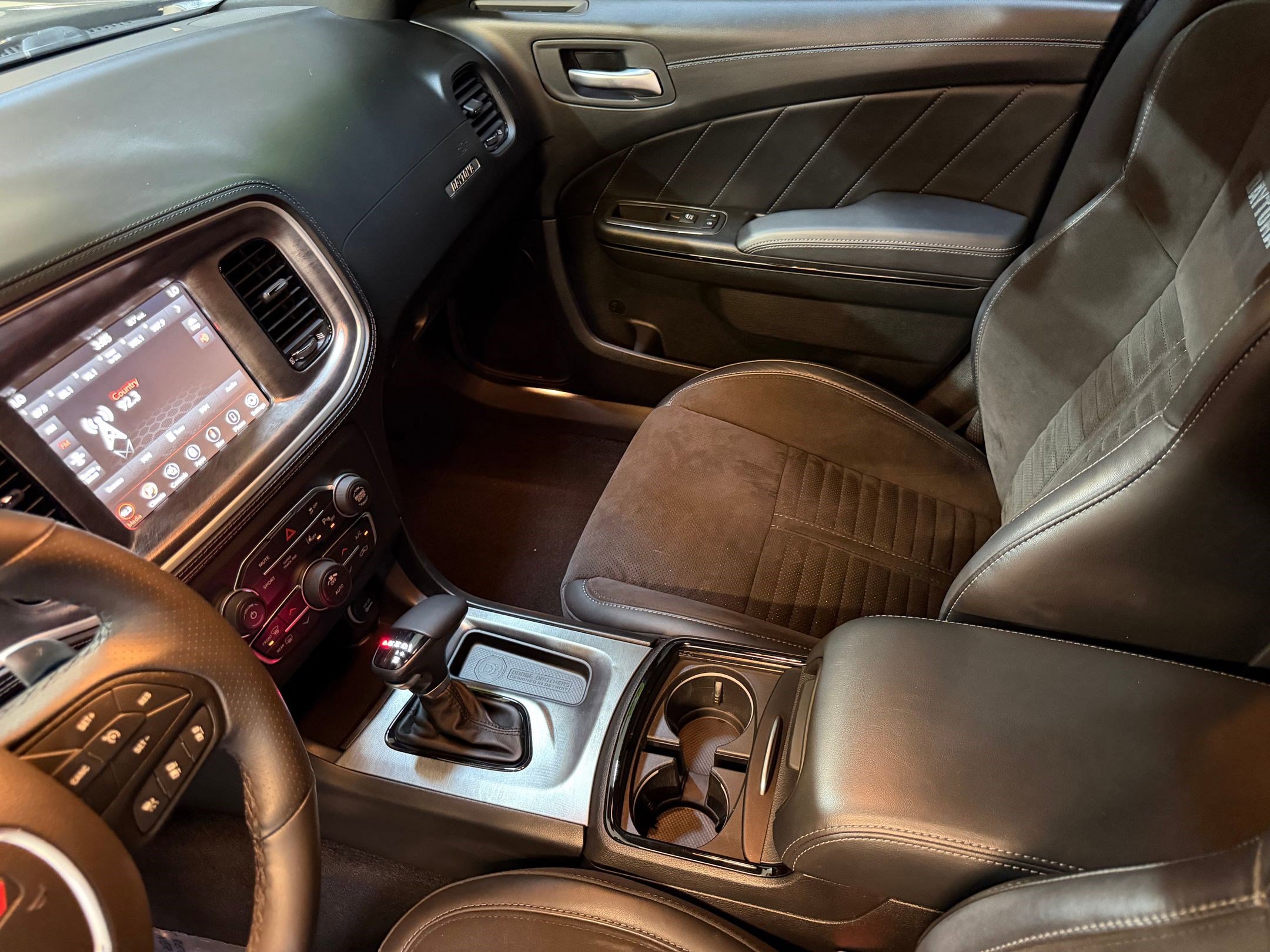 Used 2023 Dodge Charger R/T w/ Daytona Edition Group image 32