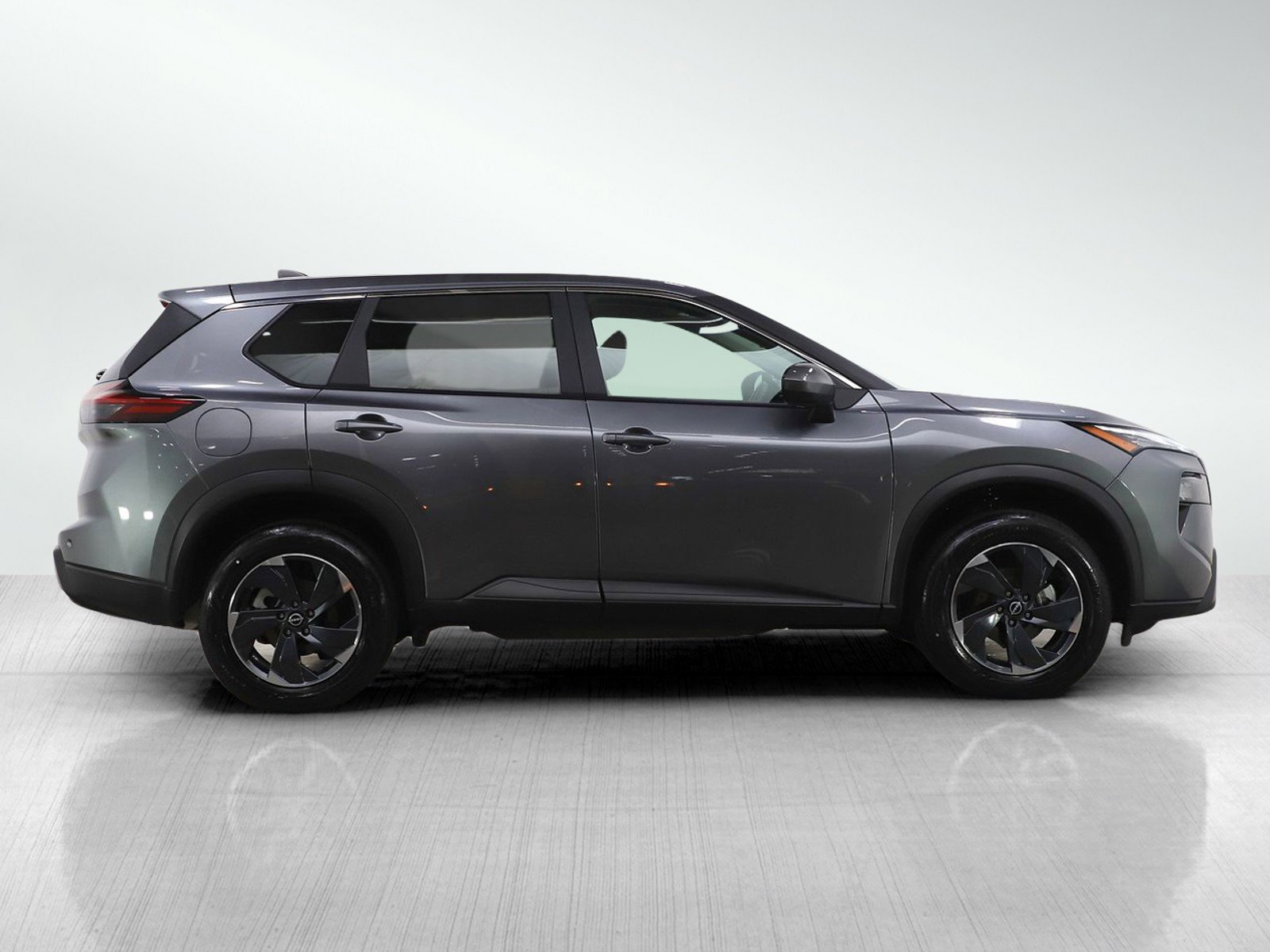 Used 2025 Nissan Rogue SV image 6